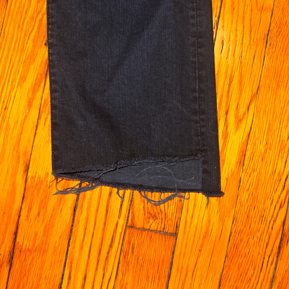 MOTHER The Insider Mid-Rise Crop
Step Fray Jeans - Picture 4 of 6
